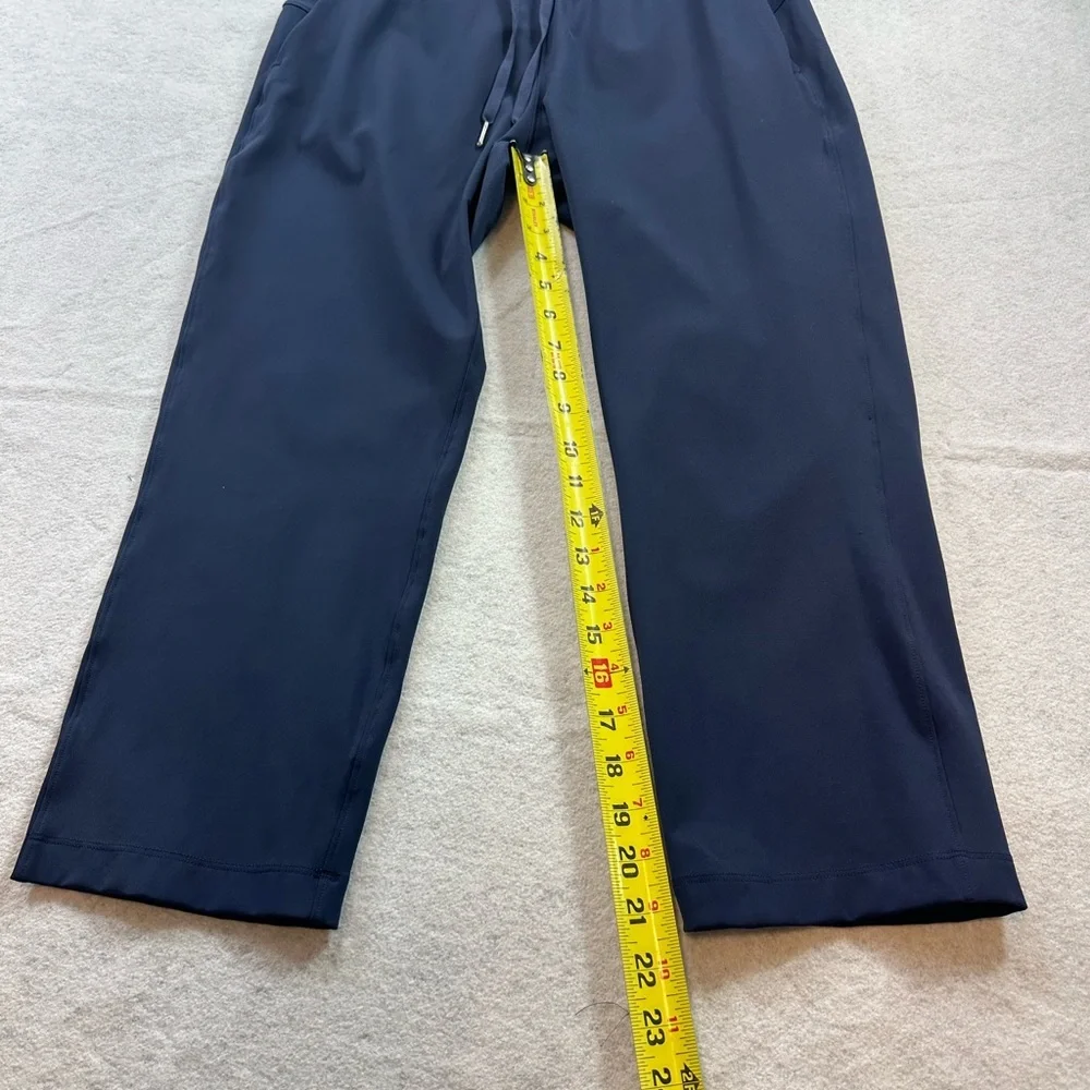 Lululemon On The Fly Crop True Navy Size 6